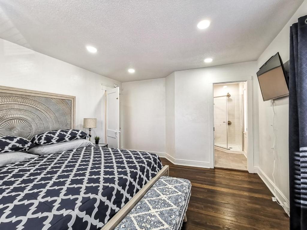 Newly Renovated Plaza Beauty-Three King Bedrooms Kansas City Exterior foto