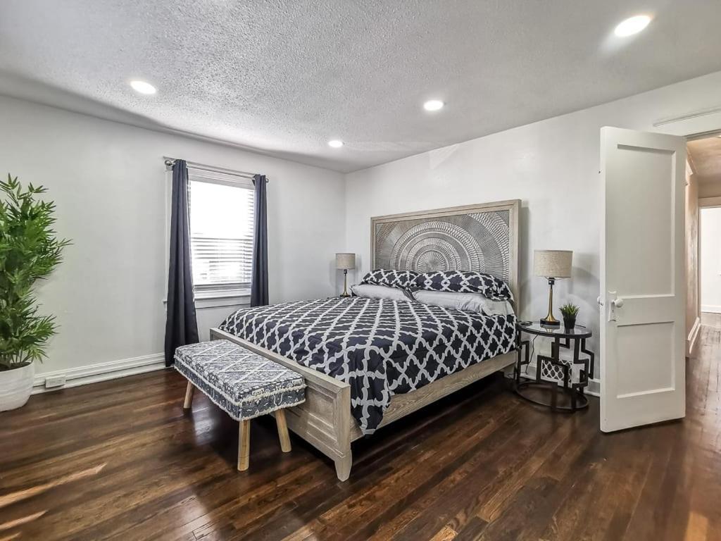 Newly Renovated Plaza Beauty-Three King Bedrooms Kansas City Exterior foto